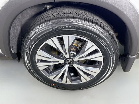 Certified 2022 Nissan Rogue SV image 31