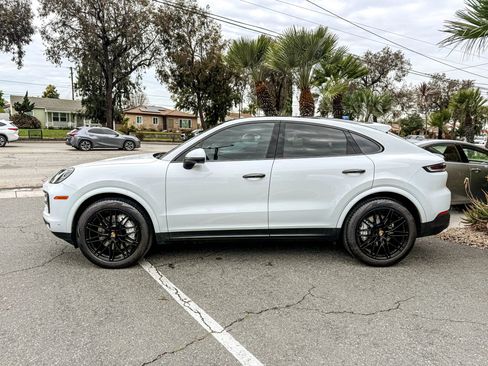 Used 2024 Porsche Cayenne Coupe image 13