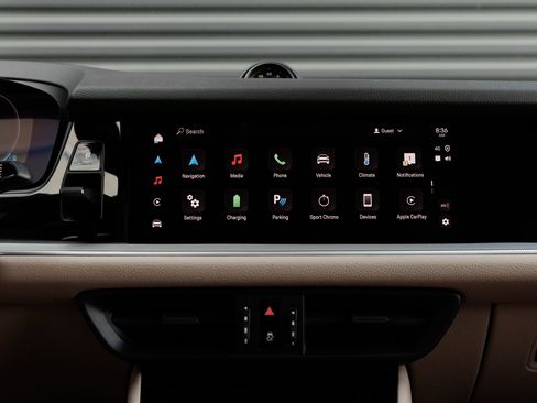 Certified 2025 Porsche Cayenne E-Hybrid Coupe AWD/4WD image 22
