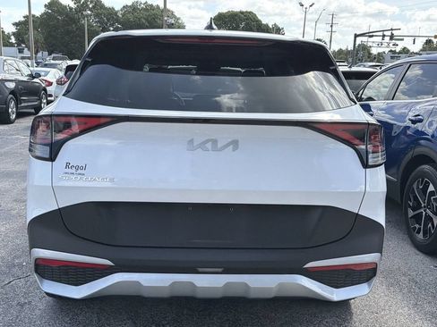 Certified 2025 Kia Sportage EX FWD image 9