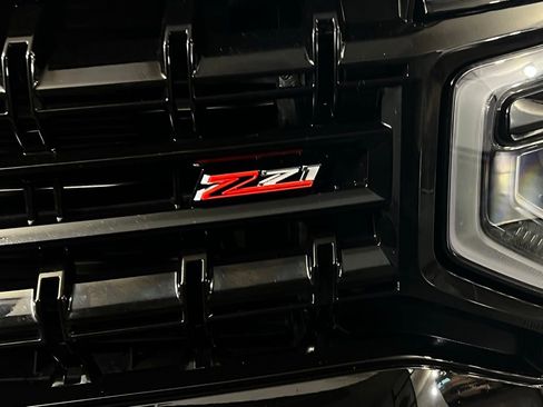 Used 2025 Chevrolet Tahoe Z71 image 15