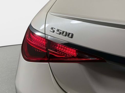Used 2023 Mercedes-Benz S 500 4MATIC w/ AMG Line image 9