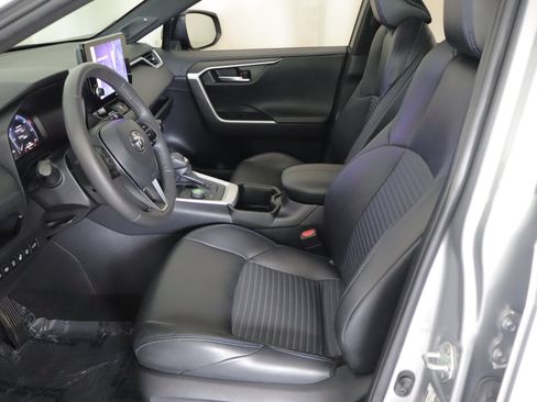 Used 2023 Toyota RAV4 XSE AWD/4WD image 8