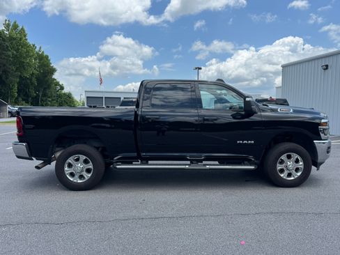 Used 2026 RAM 2500 Big Horn AWD/4WD image 4