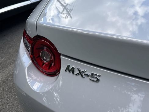 Used 2024 MAZDA MX-5 Miata Grand Touring w/ Weather Package RWD image 11
