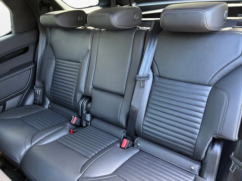 Used 2025 Land Rover Discovery S AWD/4WD image 12