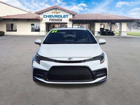 Used 2021 Toyota Corolla SE w/ SE Premium Package FWD image 3