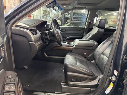 Used 2019 Chevrolet Suburban LT AWD/4WD image 18