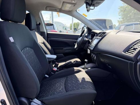 Used 2025 Mitsubishi Outlander Sport ES AWD/4WD image 9