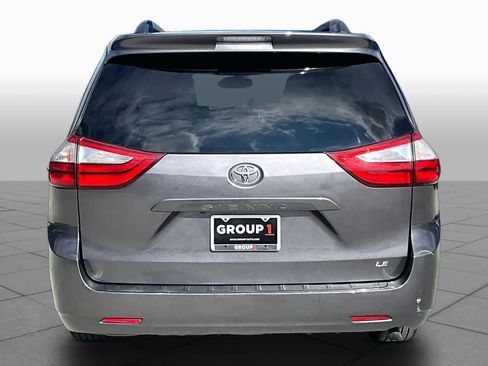 Used 2015 Toyota Sienna LE FWD image 5
