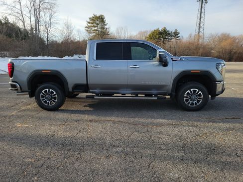 New 2026 GMC Sierra 2500 SLT AWD/4WD image 8