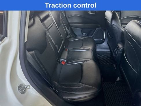 Used 2018 Jeep Compass Latitude w/ Cold Weather Group image 15