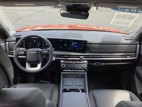 Used 2025 Hyundai Santa Fe Limited AWD/4WD image 6