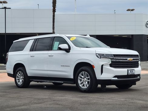 Used 2023 Chevrolet Suburban LT image 32