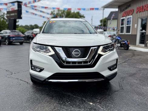 Used 2017 Nissan Rogue SL w/ SL Premium Package AWD/4WD image 3