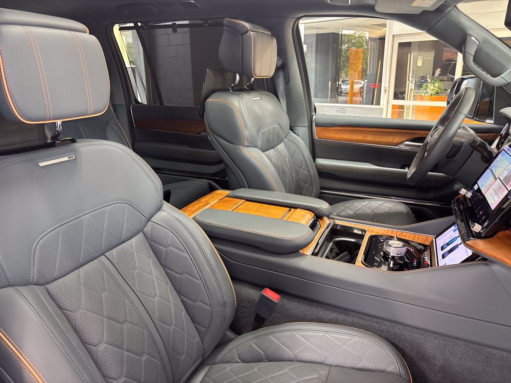 New 2024 Jeep Grand Wagoneer L Series III w/ Rear Seat Video Group 1 AWD/4WD image 30