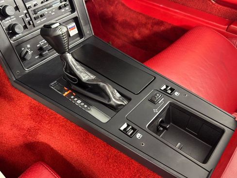 Used 1986 Chevrolet Corvette CONVERTIBLE image 17