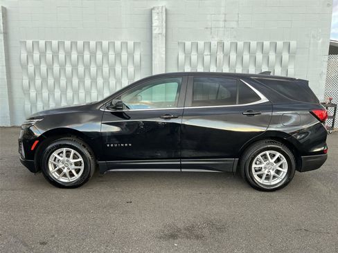Used 2023 Chevrolet Equinox LT image 4