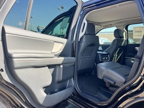 New 2025 Ford Expedition Active image 17