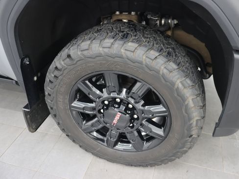 Used 2025 GMC Sierra 2500 AT4 w/ AT4 Premium Plus Package AWD/4WD image 3