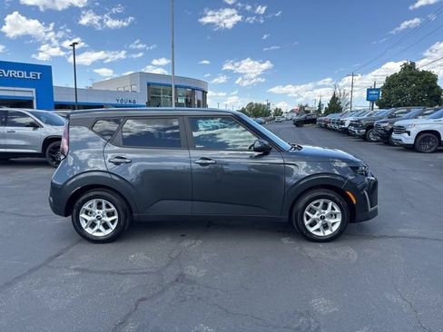 Used 2025 Kia Soul LX w/ LX Technology Package FWD image 8