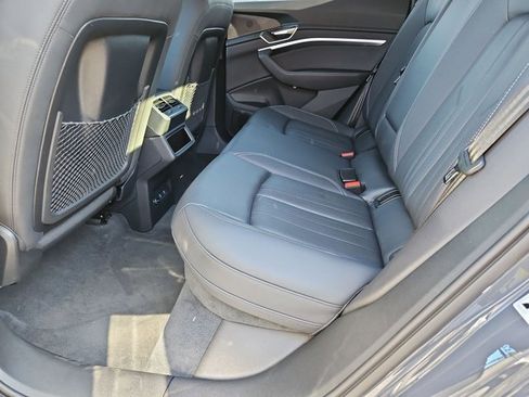 Used 2024 Audi Q8 e-tron Premium Plus image 21