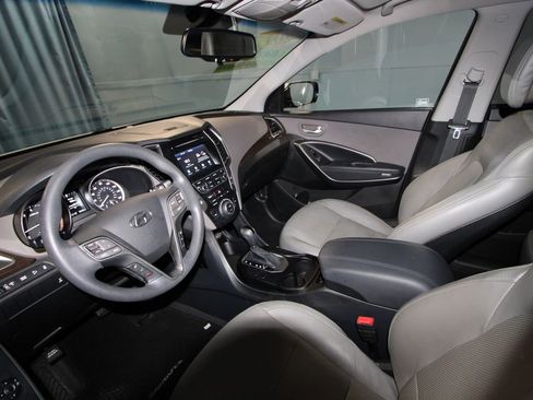 Used 2017 Hyundai Santa Fe Sport image 2