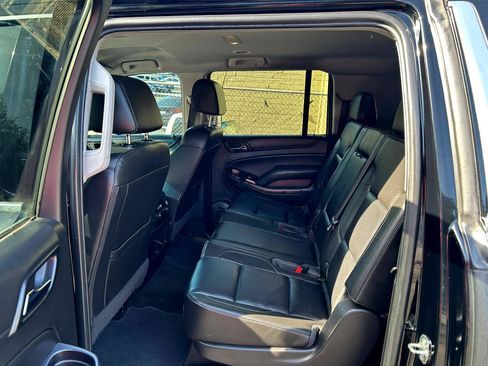 Used 2018 Chevrolet Suburban LT image 14