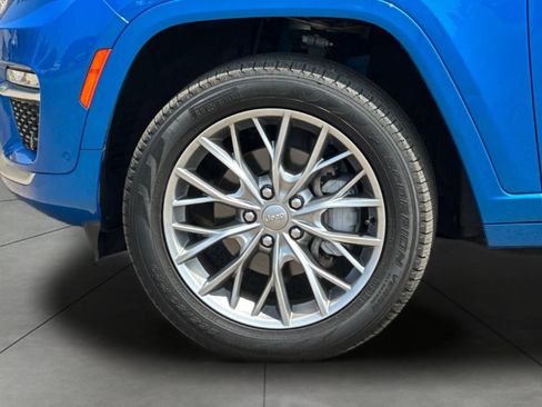 Used 2023 Jeep Grand Cherokee Summit w/ Adv Protech Group IV AWD/4WD image 33