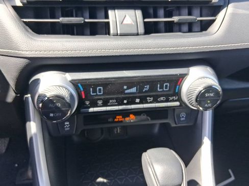 Used 2025 Toyota RAV4 XLE AWD/4WD image 14