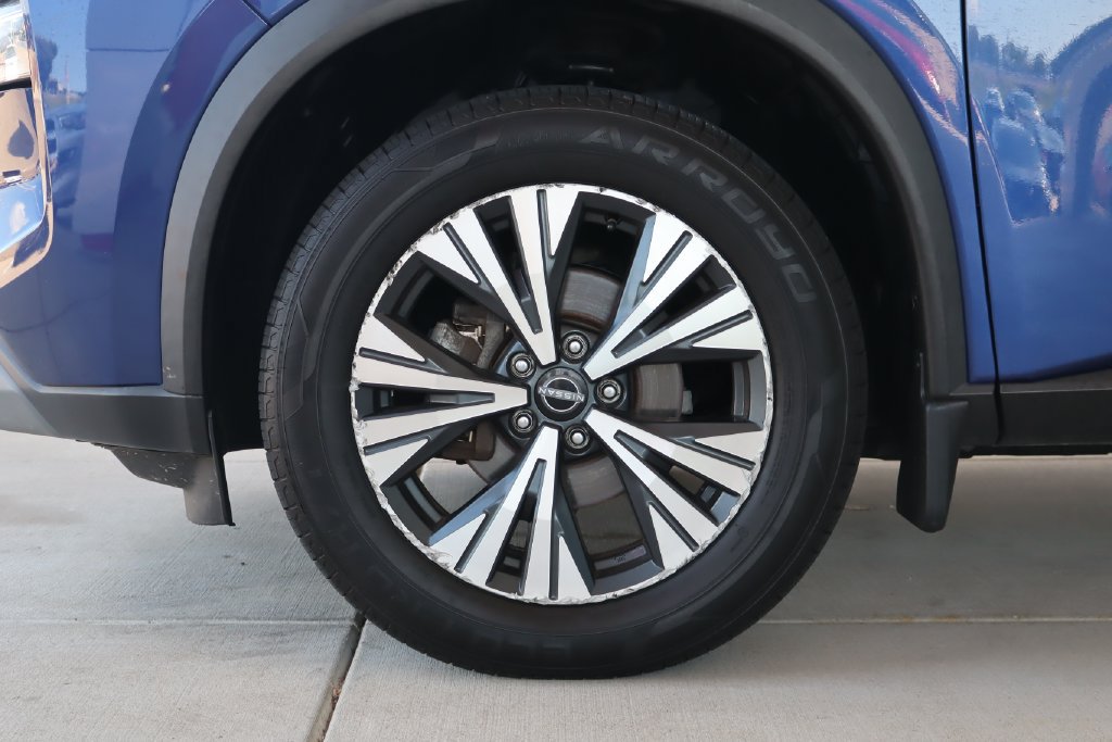 Used 2023 Nissan Rogue SV AWD/4WD image 5