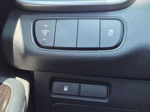 Used 2020 Kia Sorento AWD V6 image 13