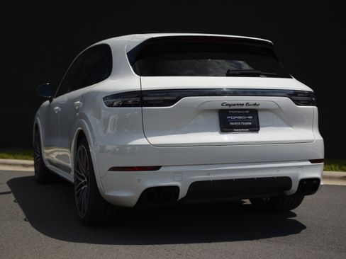 Used 2023 Porsche Cayenne Turbo AWD/4WD image 3