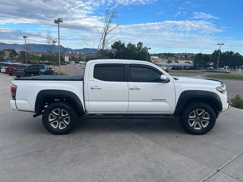 Used 2017 Toyota Tacoma Limited w/ Tow Package AWD/4WD image 9