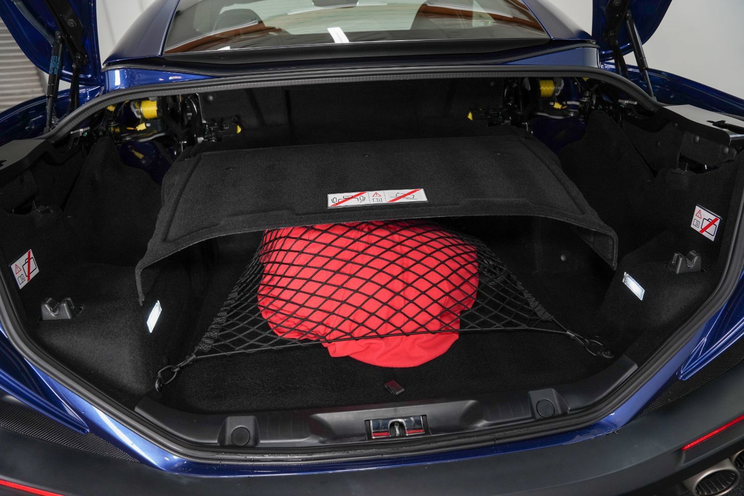 Used 2019 Ferrari Portofino RWD image 47