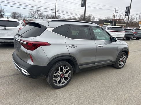 Certified 2023 Kia Seltos SX w/ SX Sunroof Package image 10