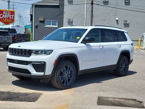 New 2026 Jeep Grand Cherokee L Limited AWD/4WD image 2