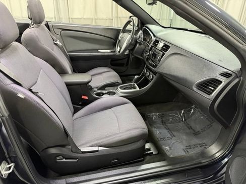 Used 2012 Chrysler 200 Touring FWD image 15