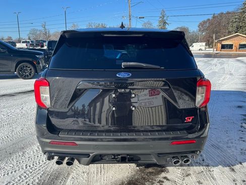 Used 2022 Ford Explorer ST w/ ST Street Pack image 4