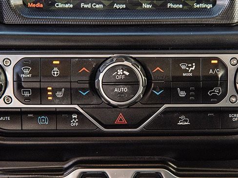 Used 2022 Jeep Wrangler Unlimited Sahara w/ Cold Weather Group image 22