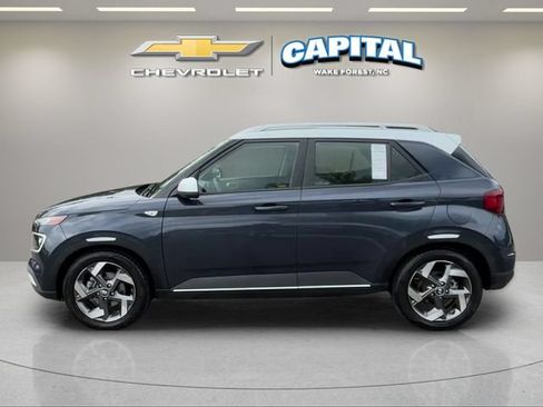 Used 2021 Hyundai Venue w/ Cargo Package FWD image 2