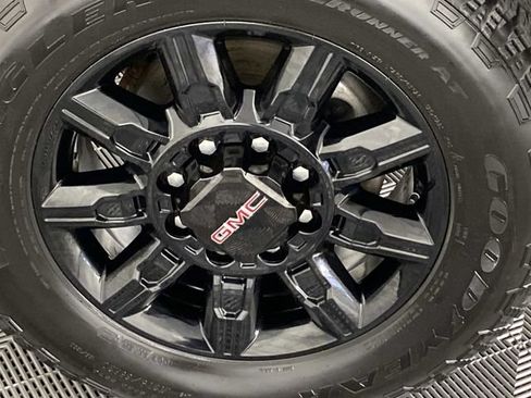 Used 2024 GMC Sierra 2500 AT4 AWD/4WD image 27