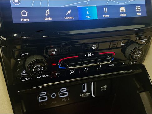 Used 2022 Jeep Grand Cherokee Limited 4xe image 24