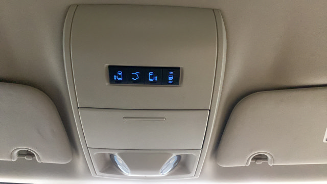 Used 2016 Dodge Grand Caravan SXT FWD image 30