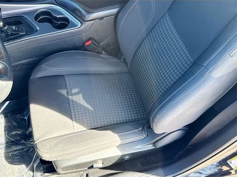 Used 2019 Dodge Challenger SXT image 18