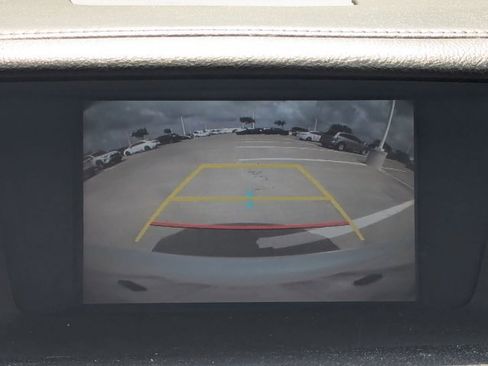 Used 2016 Lexus GS 200t w/ Preferred Accessory Package image 10