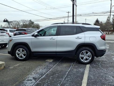 Used 2022 GMC Terrain SLE w/ Driver Convenience Package image 8