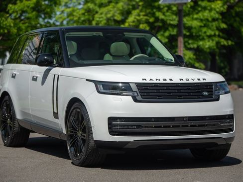 Used 2024 Land Rover Range Rover Autobiography AWD/4WD image 1
