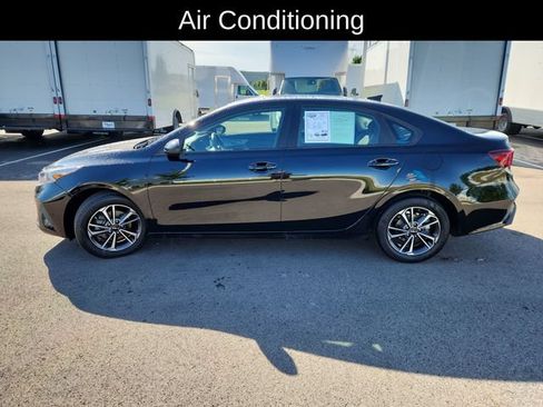 Used 2024 Kia Forte LXS FWD image 4