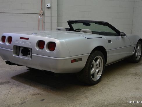 Used 1996 Chevrolet Corvette Convertible RWD image 4